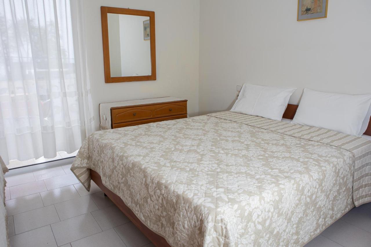 Ronzi Apartments Kaména Vúrla Kültér fotó